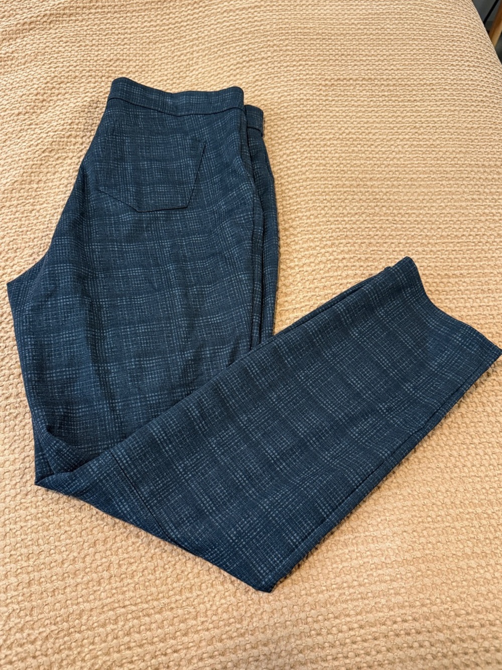 Max Studio Women's Navy Textured Skinny Pants